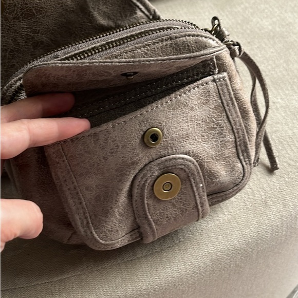 Adorable tan/grey/gold studded mini Matt & Nat crossbody purse - Picture 6 of 9